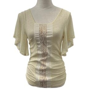 Daytrip Medium womens cream flowy sleeve top